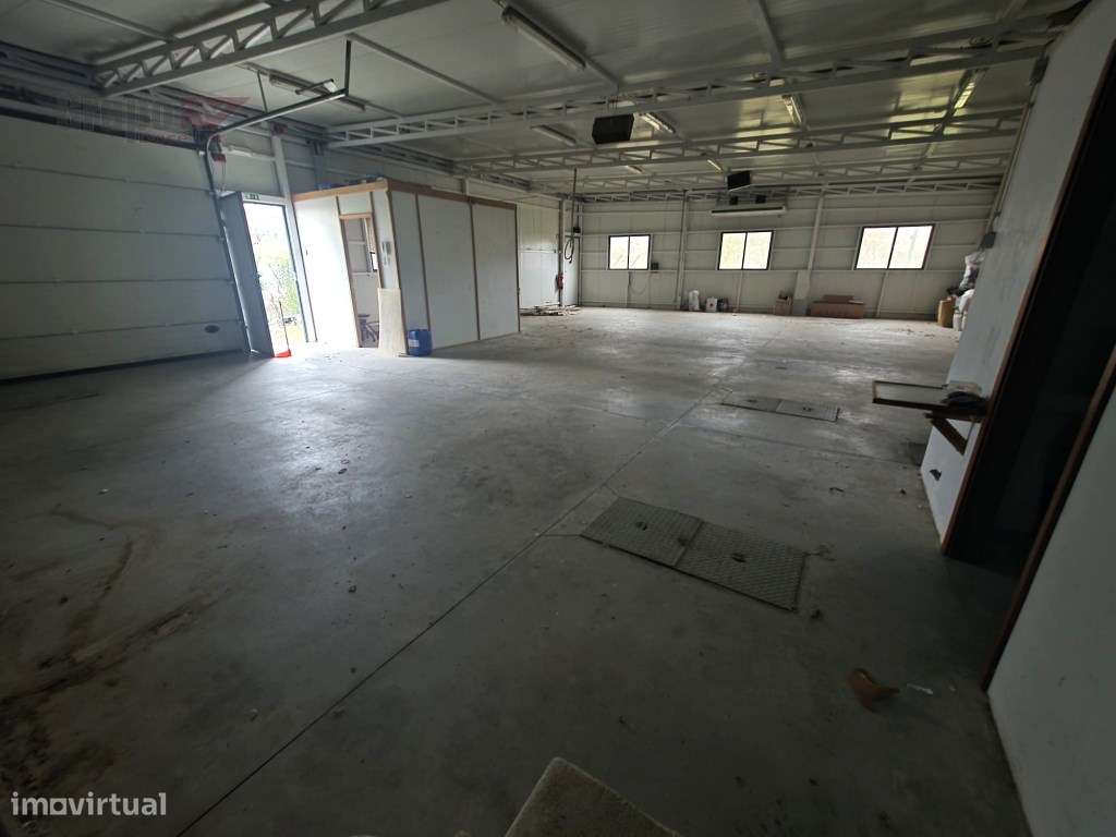 Moradia T3 com Armazém de 300m² - O Equilíbrio Perfeito entre Habit...-26