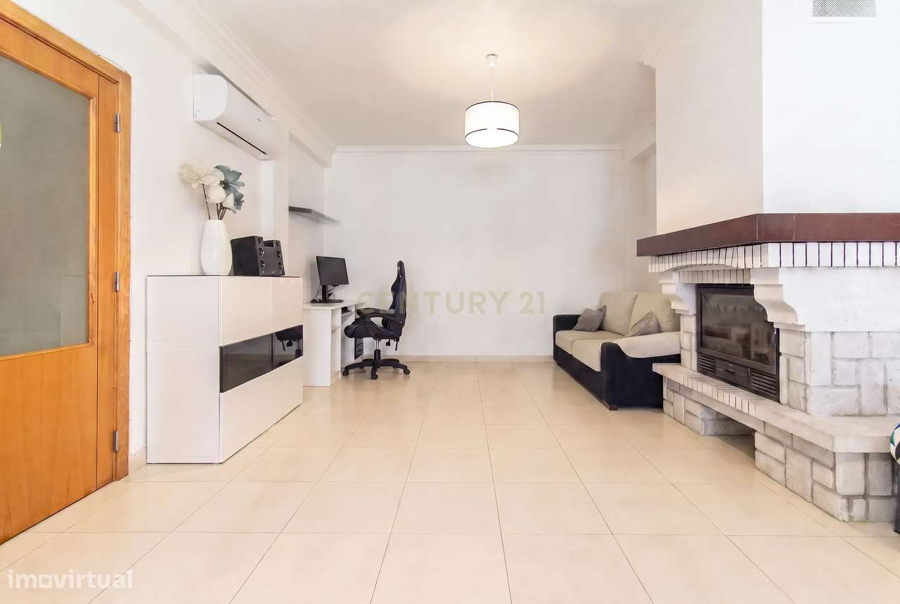 Moradia T3 com Piscina e Excelentes Áreas nos Foros de Amora-7