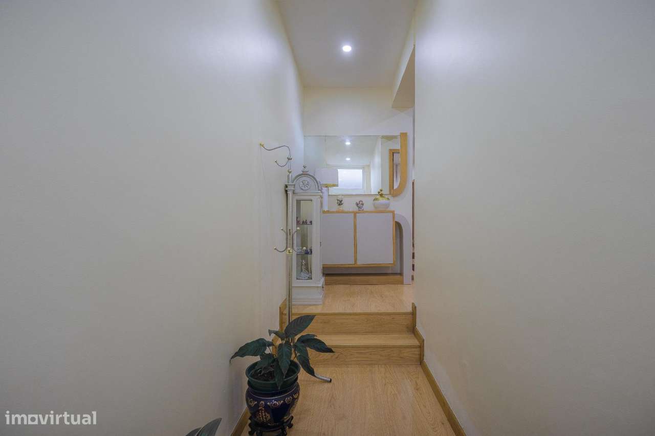 Andar Moradia T3 – Rés do Chão Totalmente Remodelado-24