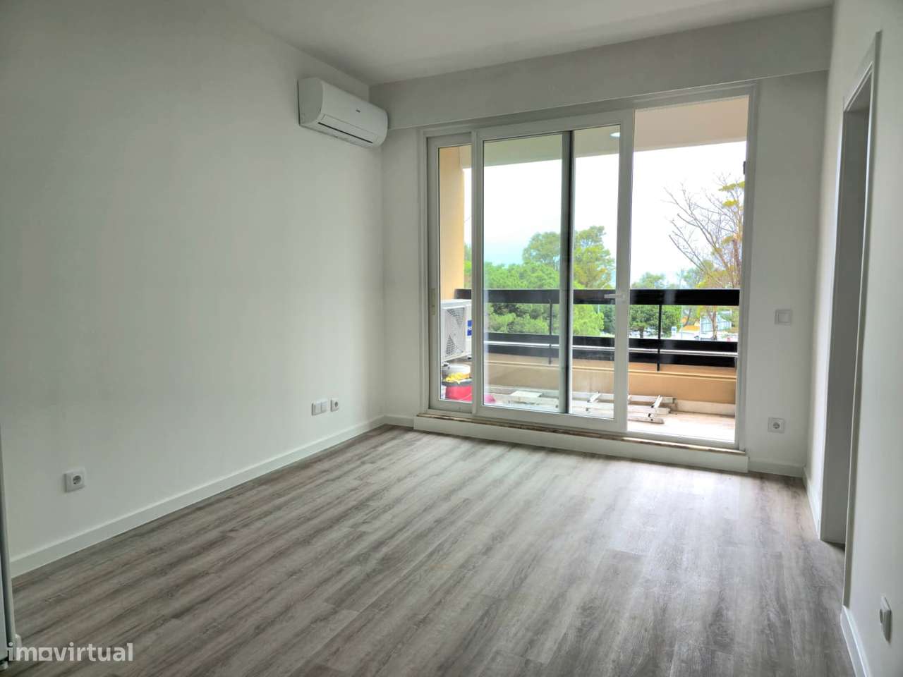 Apartamento T1 remodelado no Alto da Barra em Oeiras - Grande imagem: 4/18