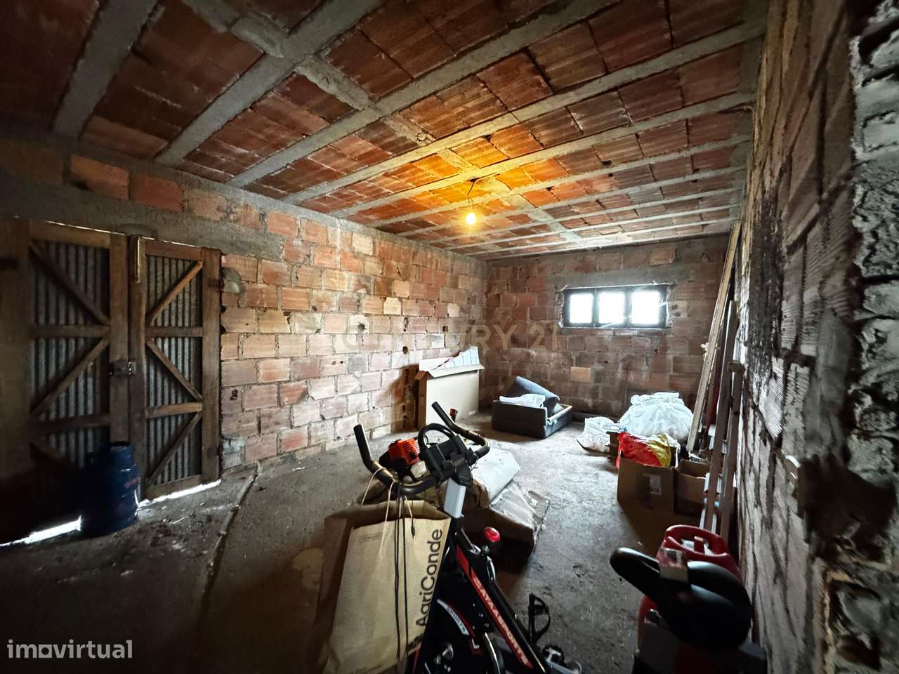 Moradia T3 Renovada em Fragoso-18