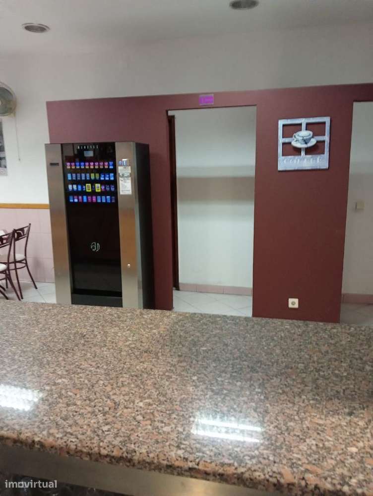 GRANDE OPORTUNIDADE ! TRESPASE DE CAFE EM GAIA-12