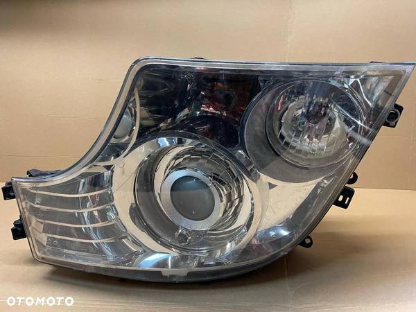 Lampa Xenon Mercedes Actros W960 Lewa strona A9608200639 - 1