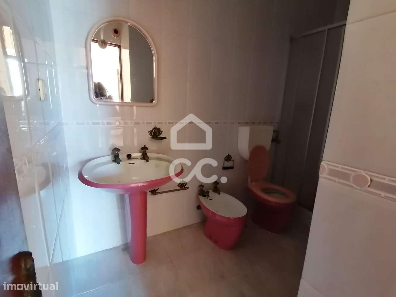 Moradia T5 em Vermelha – Cadaval, com Garagem, Adega e Terreno.-10