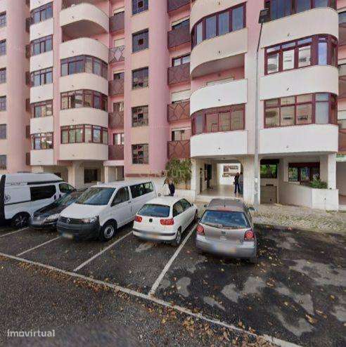 **Box na Rua Maria Carlota D´Oliveira para Venda!** - Grande imagem: 2/12