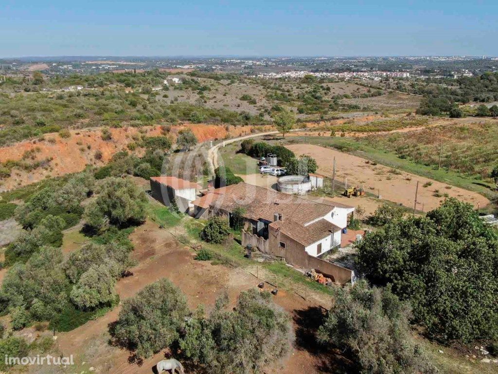 Herdade com moradia T4, em Odiáxere, Lagos, Algarve