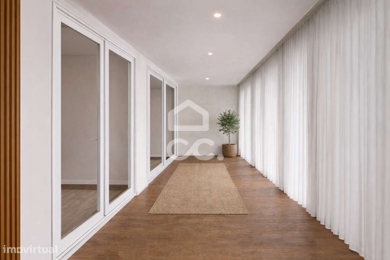 Apartamento T4 totalmente renovado com 160 m² no centro de Nogueira, M-10