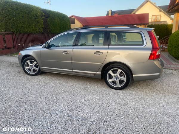 Volvo V70 D3 Momentum - 9