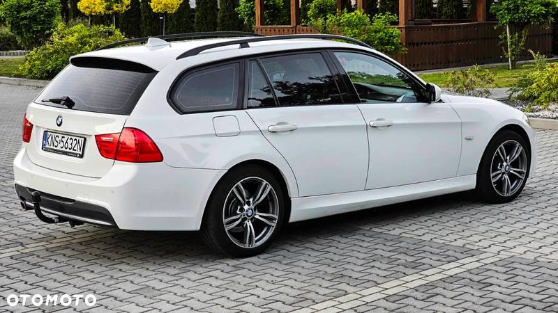 BMW Seria 3 320d xDrive DPF Touring - 14