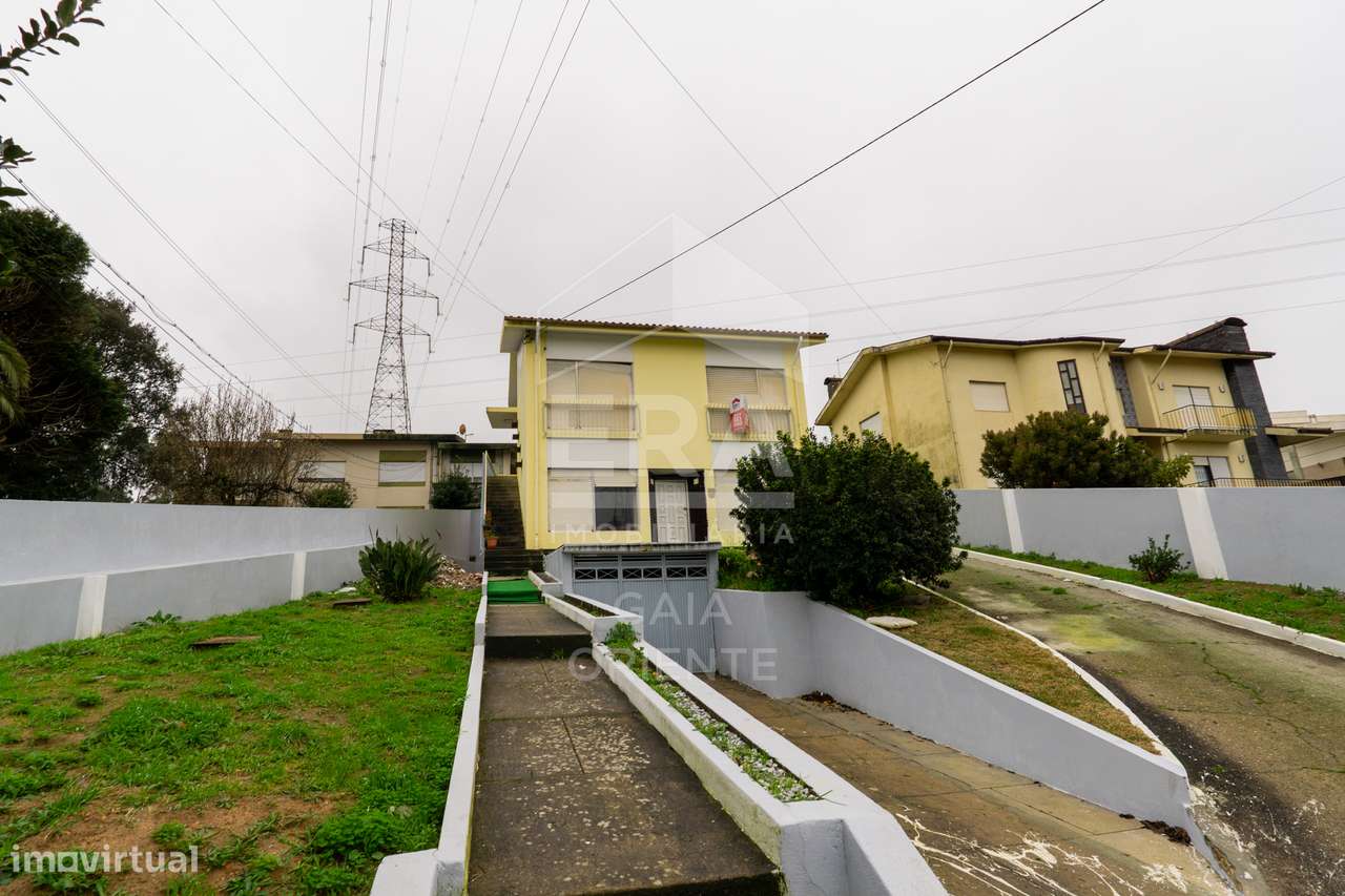 Moradia Isolada T5 com Terreno na N1-6
