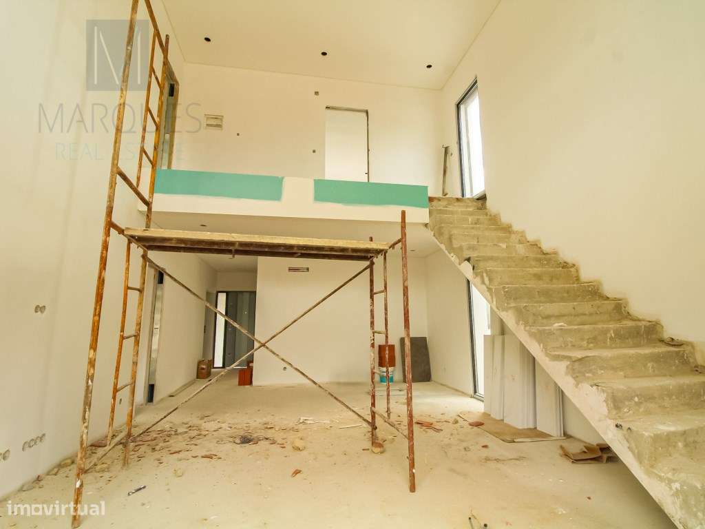 Moradia V3 com 2 Suites, Jardim e Piscina em Pinhal do General-8