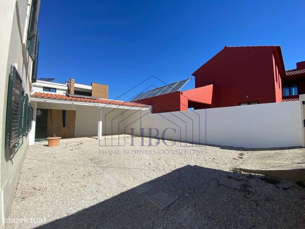Moradia T4 com Amplo Jardim e Potencial de Remodelação em Alcabidec...-1