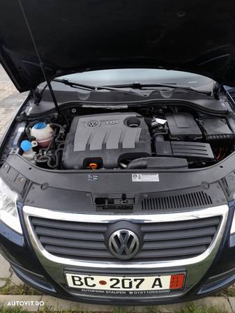 Volkswagen Passat Variant 1.6 TDI BlueMotion - 12