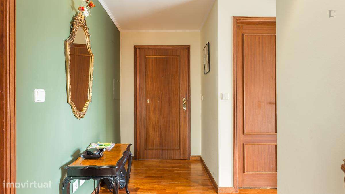 Quarto - localizado em São Mamede de Infesta Porto - Grande imagem: 5/10