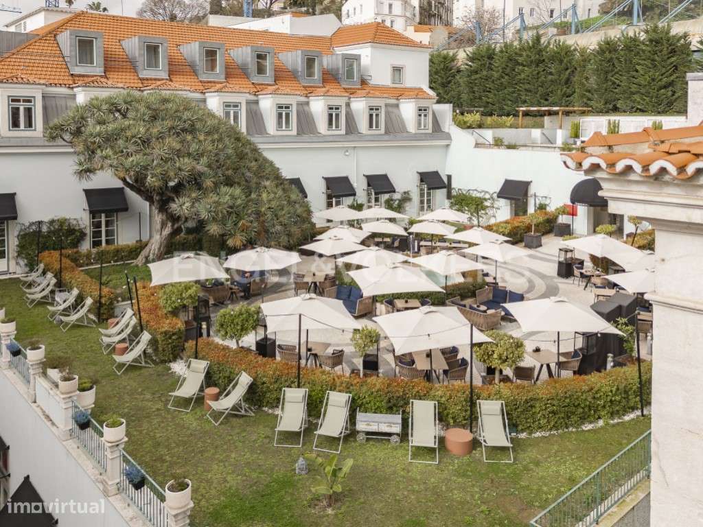 Elegante e luxuoso apartamento T2, junto à Av. da Liberdade-35