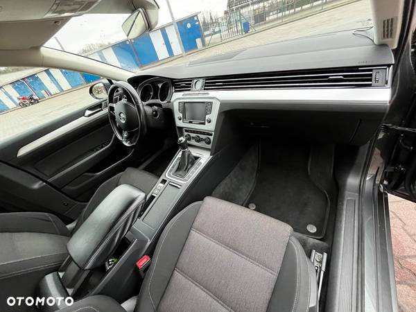 Volkswagen Passat 2.0 TDI BMT Comfortline - 17