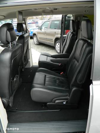 Chrysler Town & Country 3.6 Limited - 23