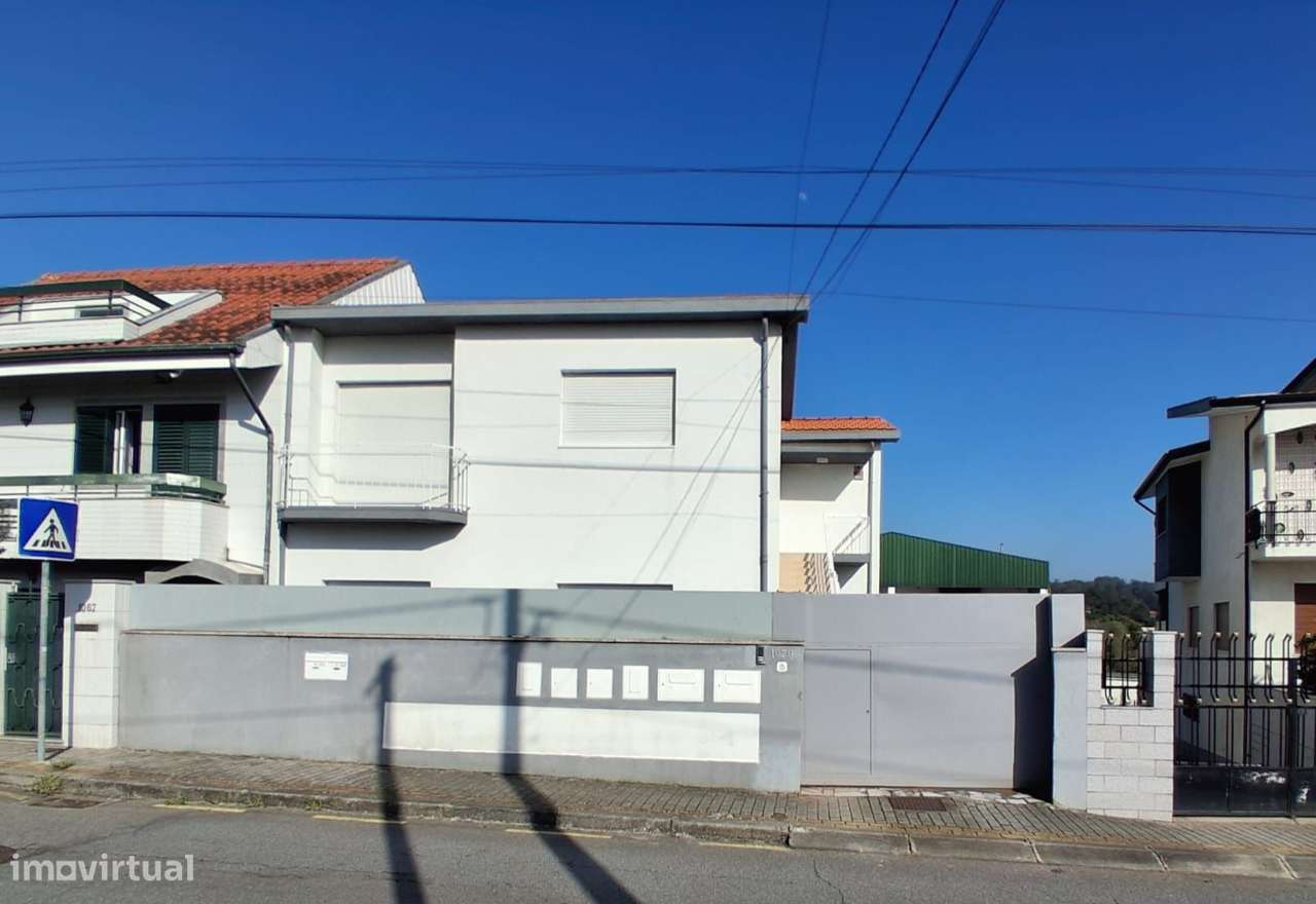Andar Moradia T3 Renovado, 2 Garagem Individuais em Gondomar - Grande imagem: 2/28