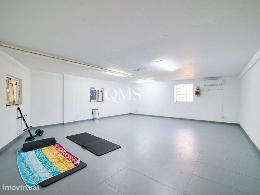 Duplex contemporâneo de três níveis em Santa Bárbara de Nexe, Algarve-40