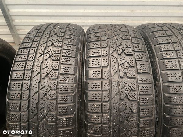 OPONY ZIMA KUMHO IZEN RV 225/60/18 225/60R18 104H - 2