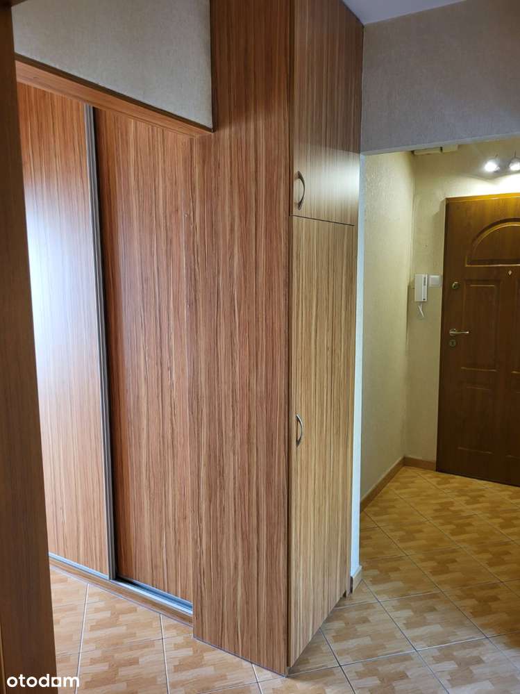 2 pokoje , kuchnia z jadalnią . Odświeżyć i zamieszkać  !  OKAZJA .-4