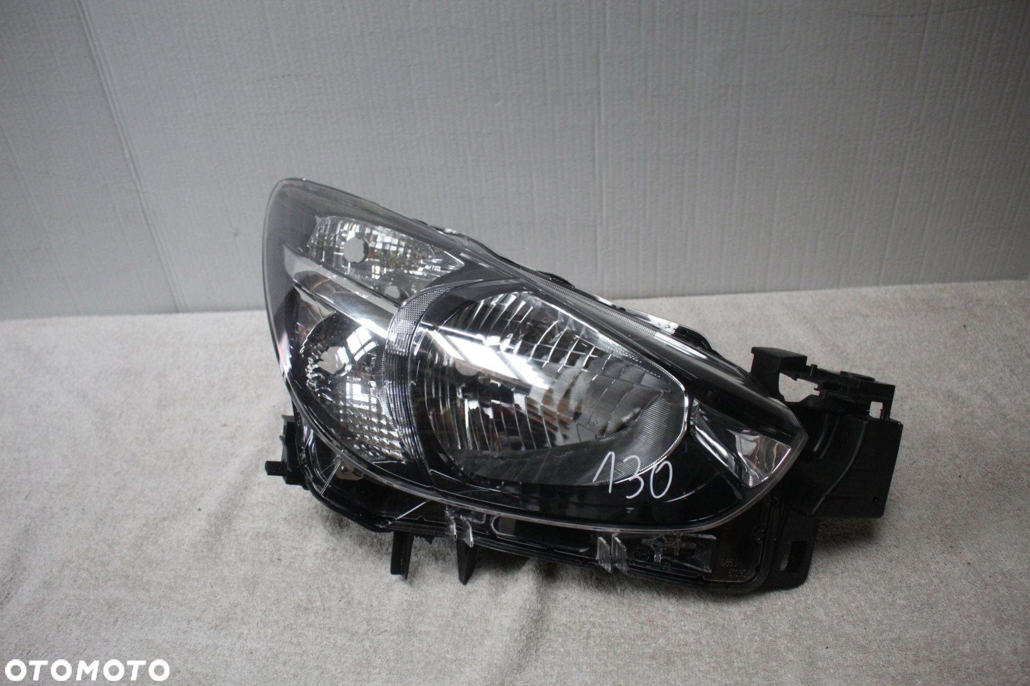 LAMPA PRAWA PRZÓD MAZDA II 2 DB5J-5I030 - 1