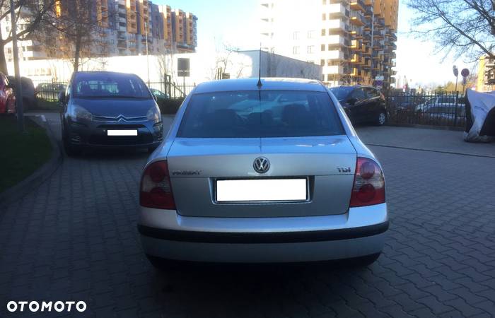 Volkswagen Passat 1.9 TDI Comfortline - 5