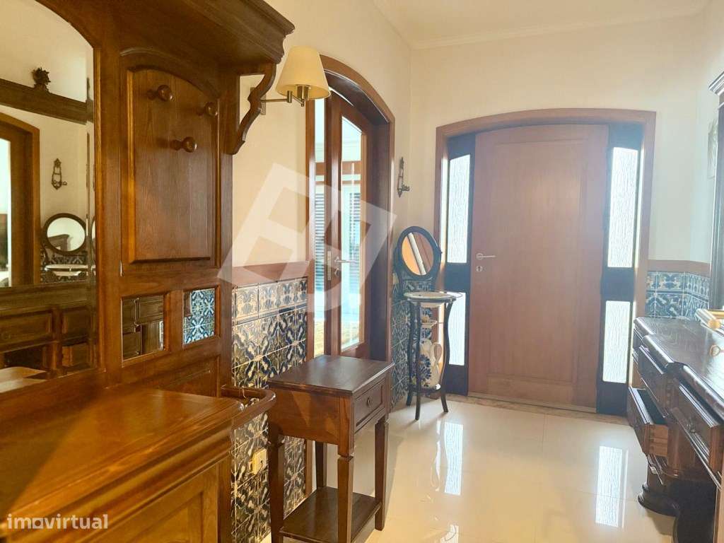 Moradia T4 Isolada c/ Jardim - Patela - S. Bernardo-13