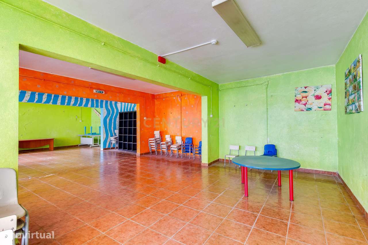 Imóvel para Infantário no Entroncamento – Espaço Amplo com Potencial d-24