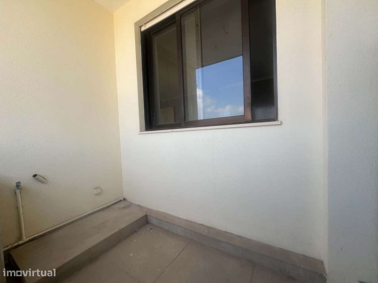 Apartamento T1 no centro do Porto com garagem-24