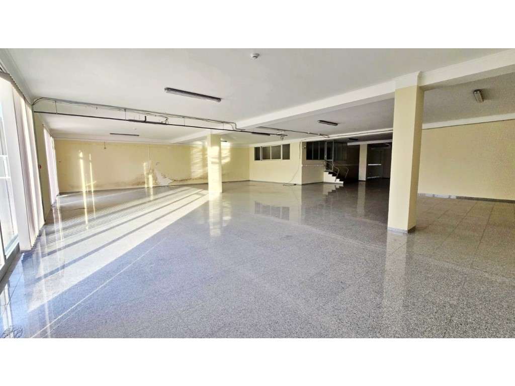 Espaço comercial no coração do Porto - Grande imagem: 1/18