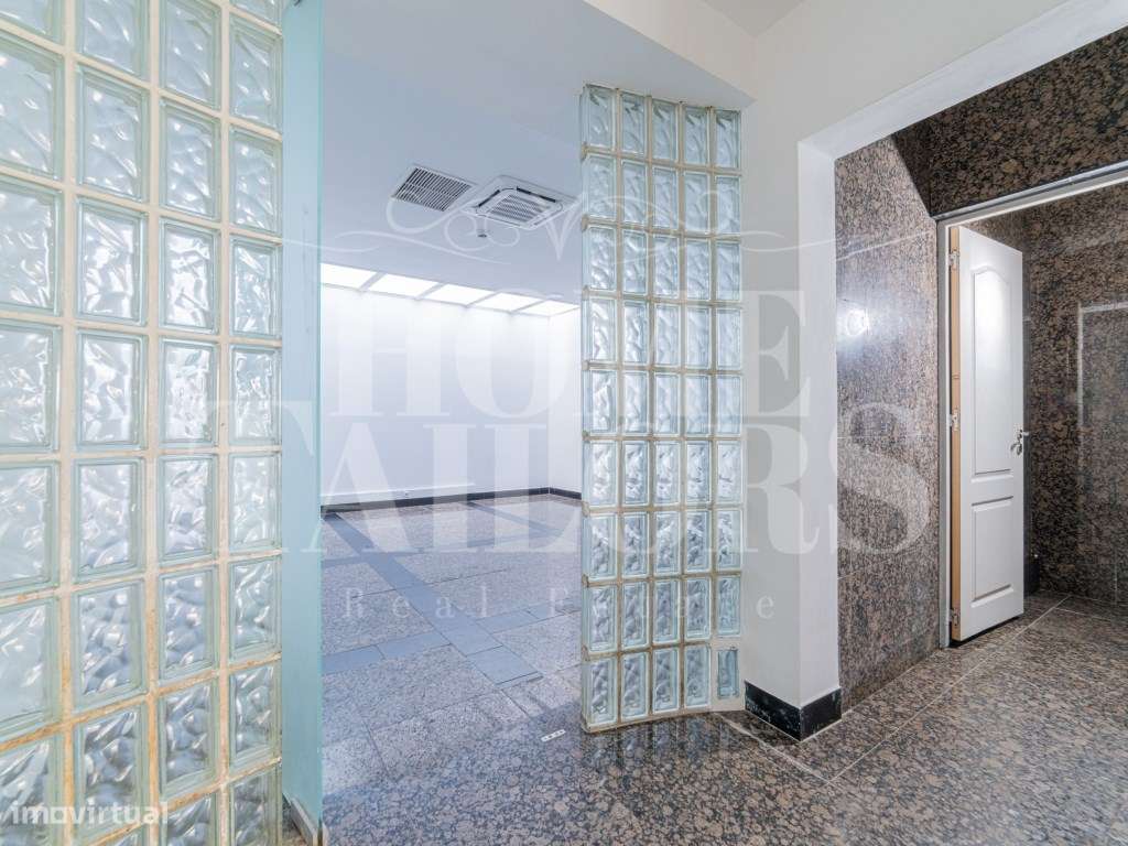 Loja na Barão Sabrosa, em Lisboa-3