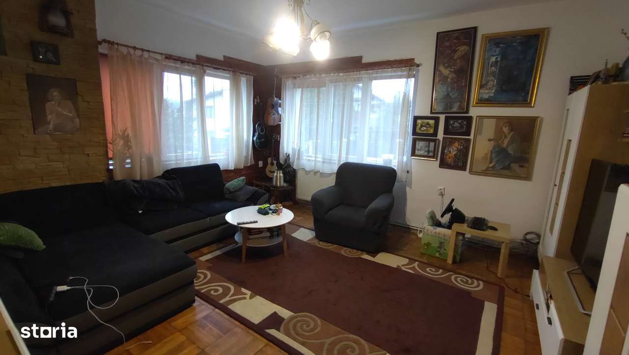 Vand apartament 3 camere in vila, cartierul Dambul Rotund-1