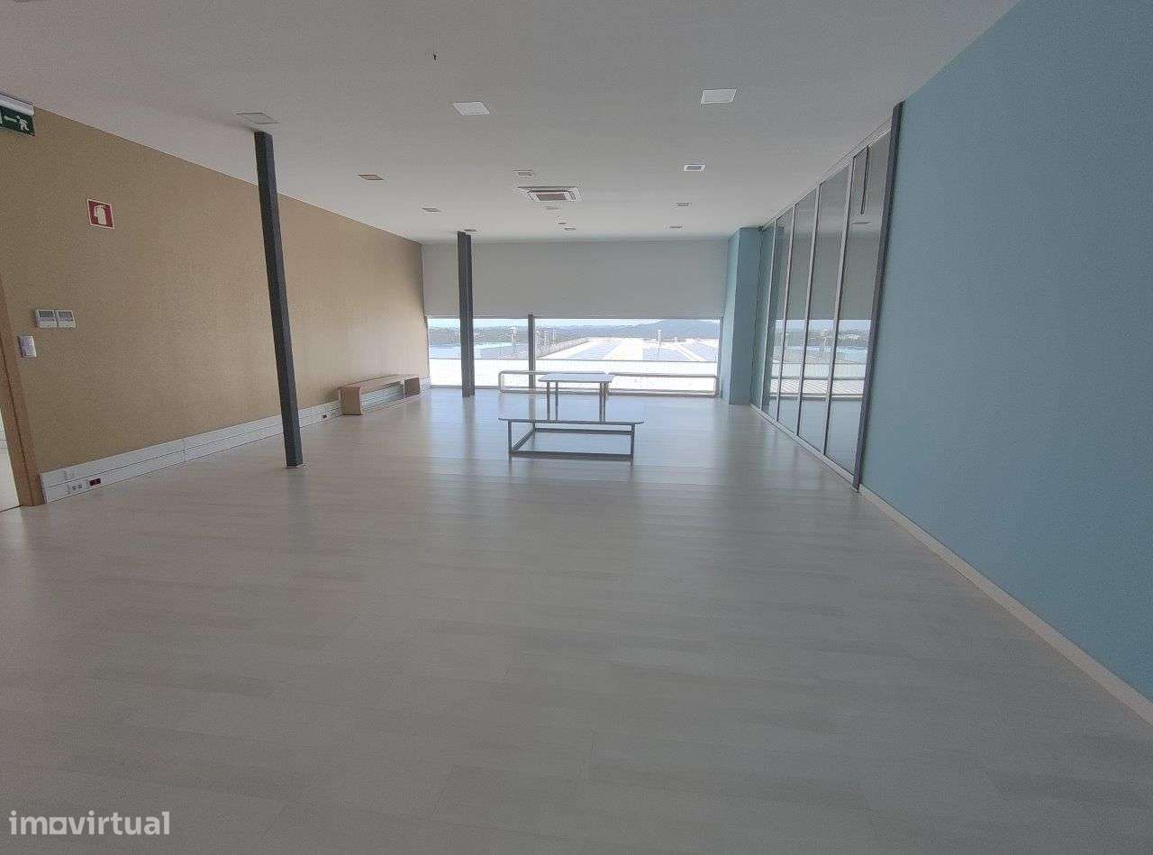 Armazém/fábrica com licenciamento industrial em Castelo de Paiva-24