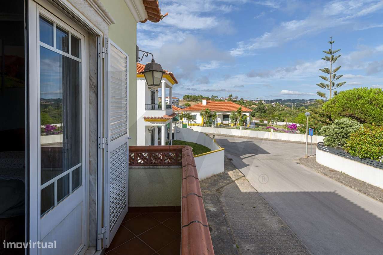 Moradia T4 Independente com Jardim – A 12 min a pé da Praia e 35 min d-46
