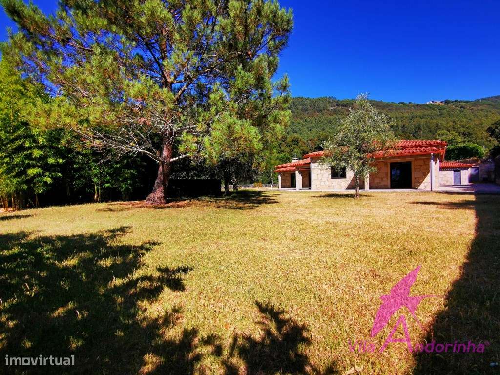 Moradia T3 Independente abraçada pela Natureza em Moledo - Grande imagem: 2/54