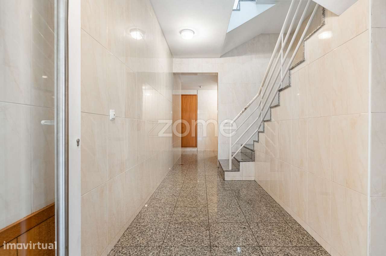 Apartamento T3 com varanda e lugar de garagem para 2 carros – Grijó - Grande imagem: 5/34