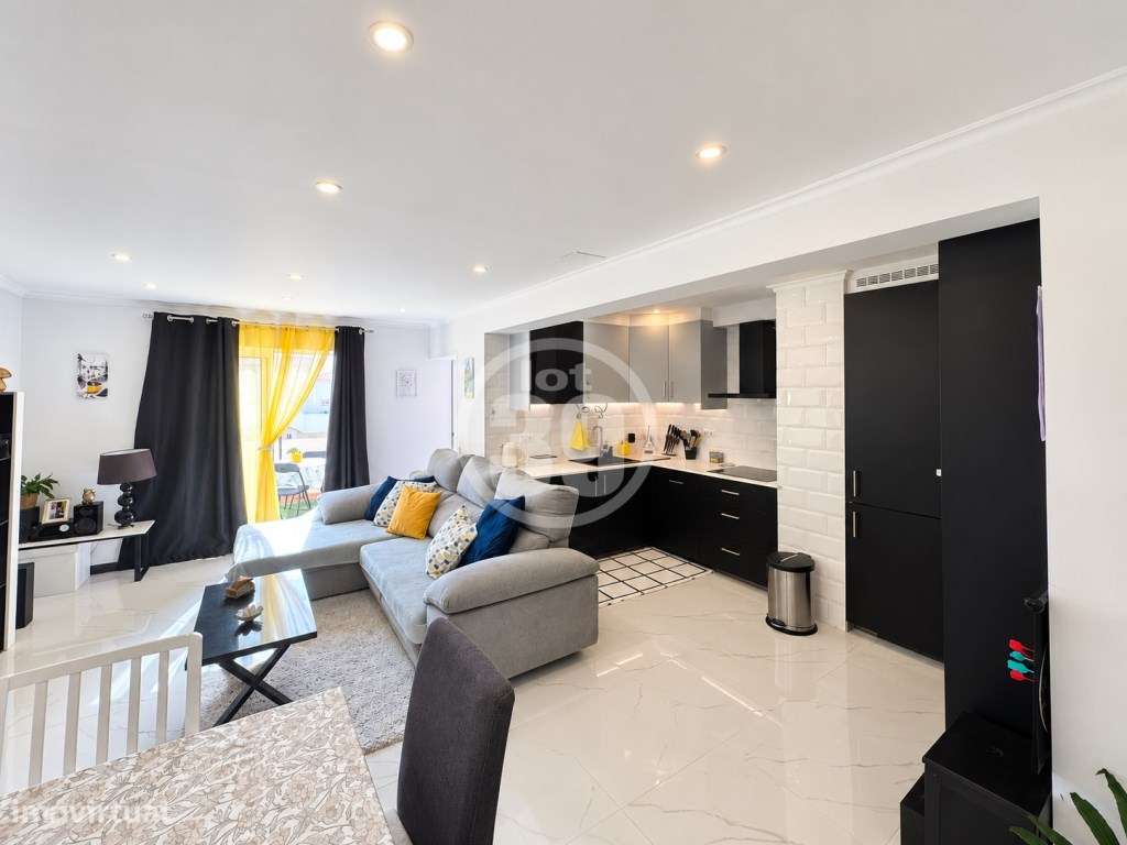 Apartamento renovado com 2 quartos em condomínio fechado | Areias d...-8