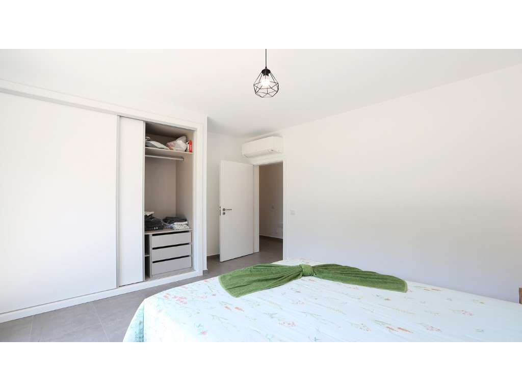 Moradia T4 Contemporânea com Piscina, Jardim e Excelente Localizaçã...-33