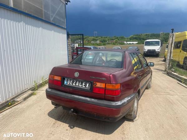 Dezmembrari VW Vento 1.6 Benzina - 4