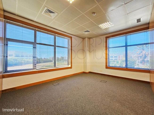 Escritórios com 780 m² na Quinta da Beloura-32