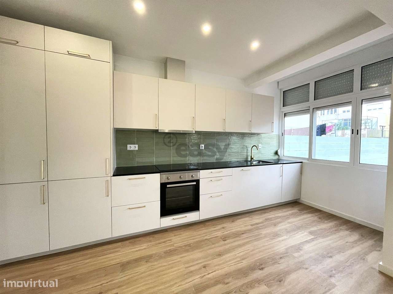 Apartamento totalmente remodelado  para arrendar - Grande imagem: 4/22