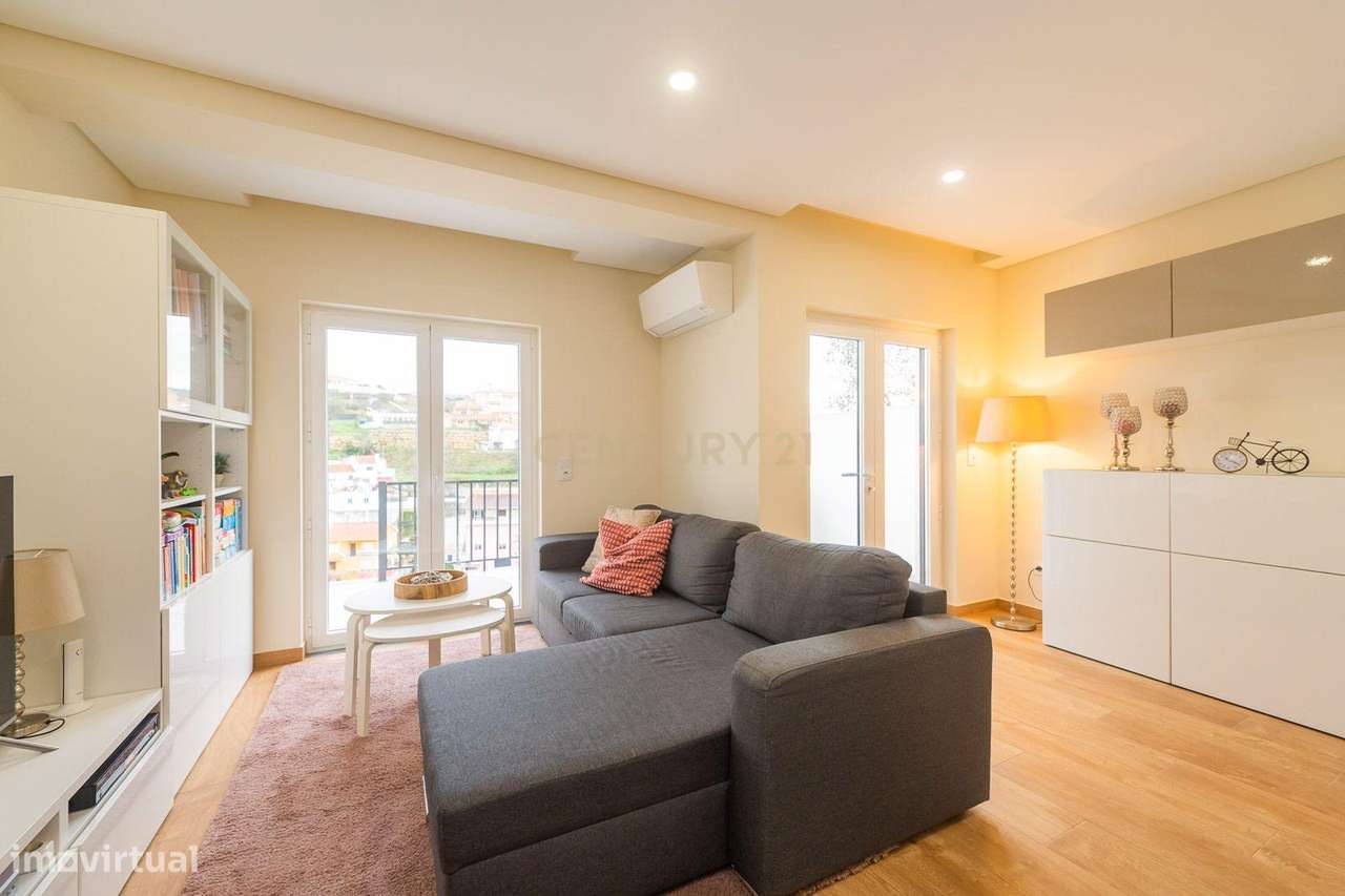 Moradia T3 localizada na aldeia de Cheleiros - Mafra-8