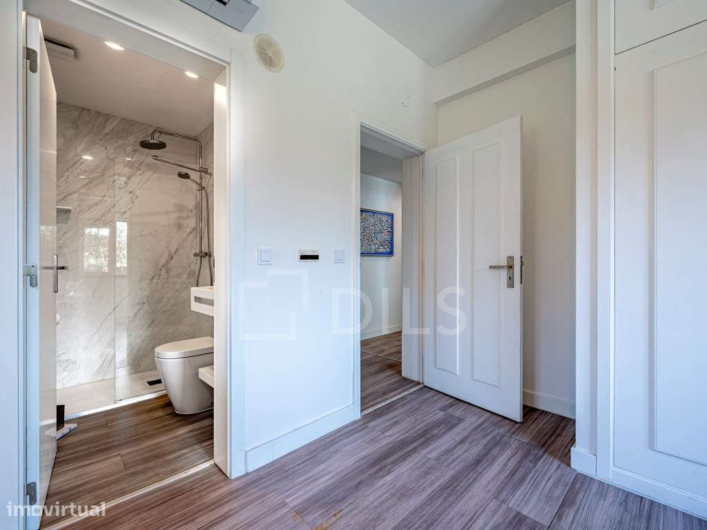 Moradia T6+1 em Soltróia, junto à praia, com piscina-27