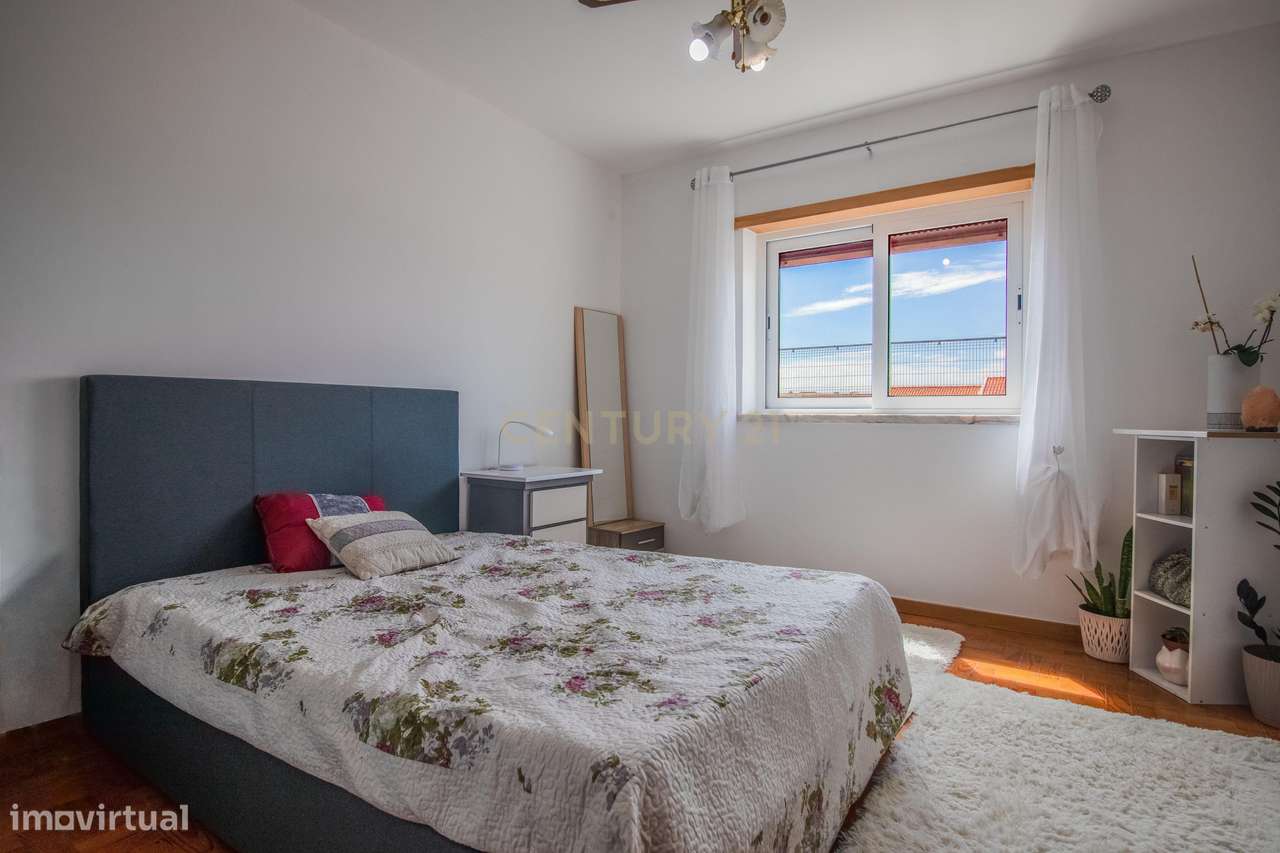 Apartamento T3 em Buarcos, a 900 metros da Praia, com elevador e excel-16