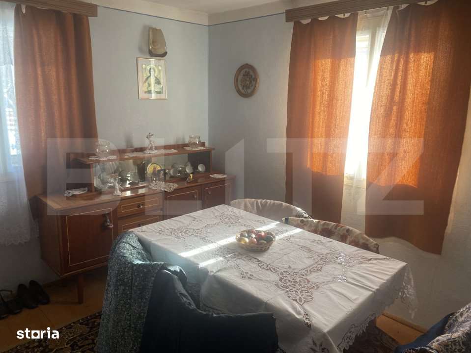 Vanzare 2 case traditionale, 3 camere + teren, 3450 mp, Campulung Mold - Imagine principală: 4/12