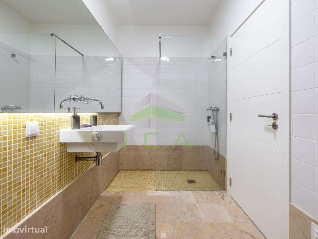 Apartamento T4 com terraço e piscina-33