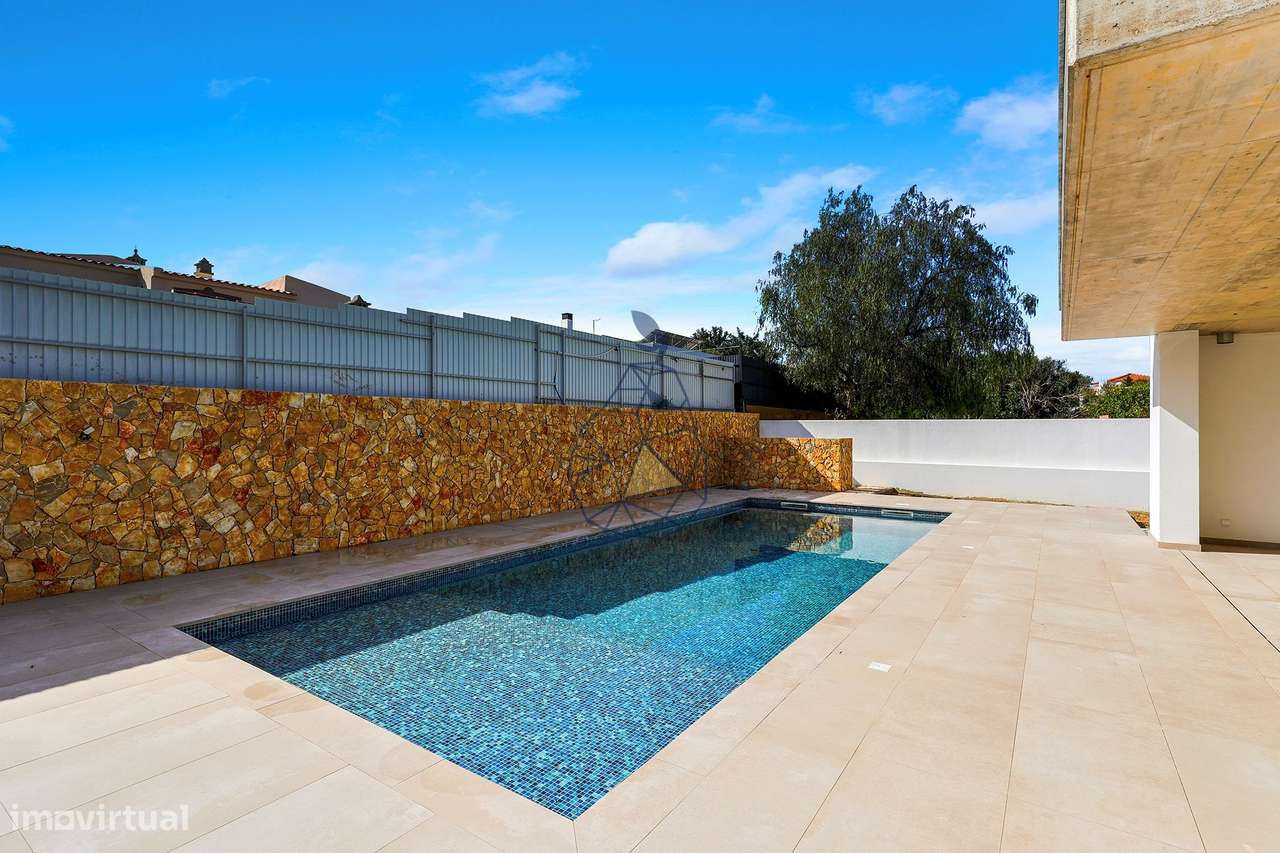 Moradia Nova com Piscina na Urbanização Monte Canelas - Portimão-34