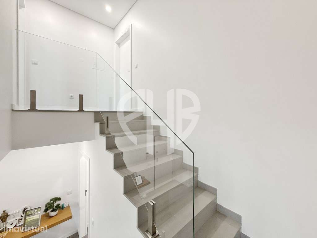 Apartamento T4 Duplex 3/ Suites com Vista Lisboa / Rio Tejo-54