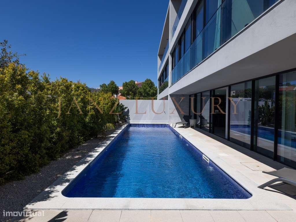 Moradia T4 Contemporânea com Vista Mar Total e Rooftop | Paço de Arcos-44